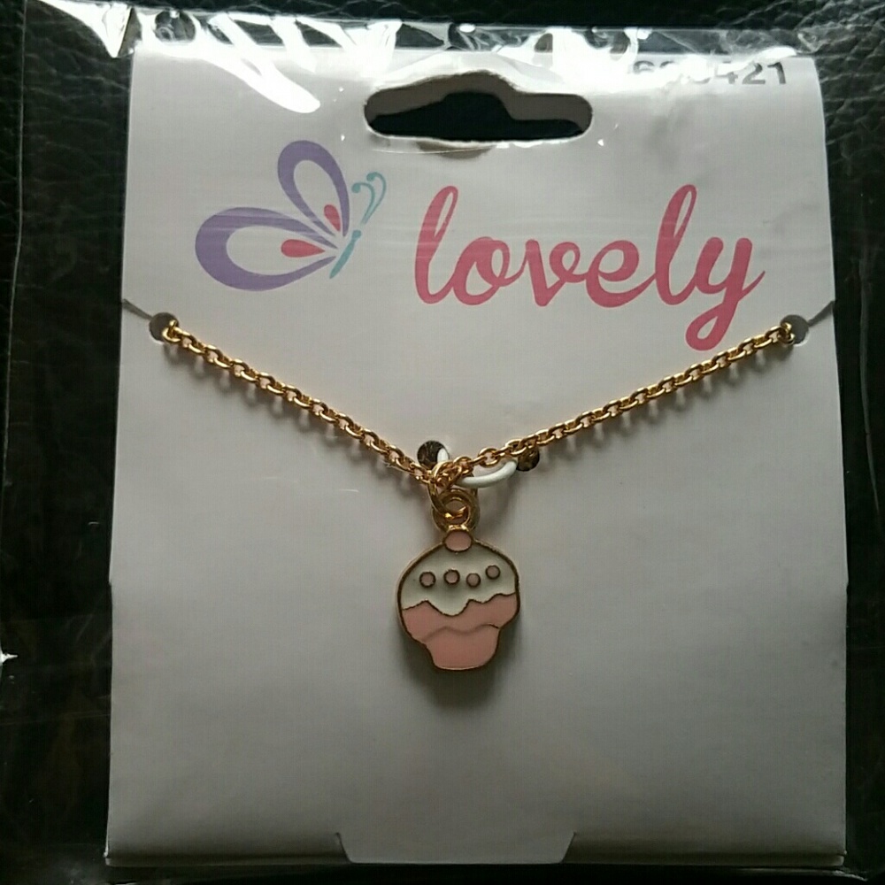 LOVELY PINK CUPCAKE GOLD CHAIN NECKLACE